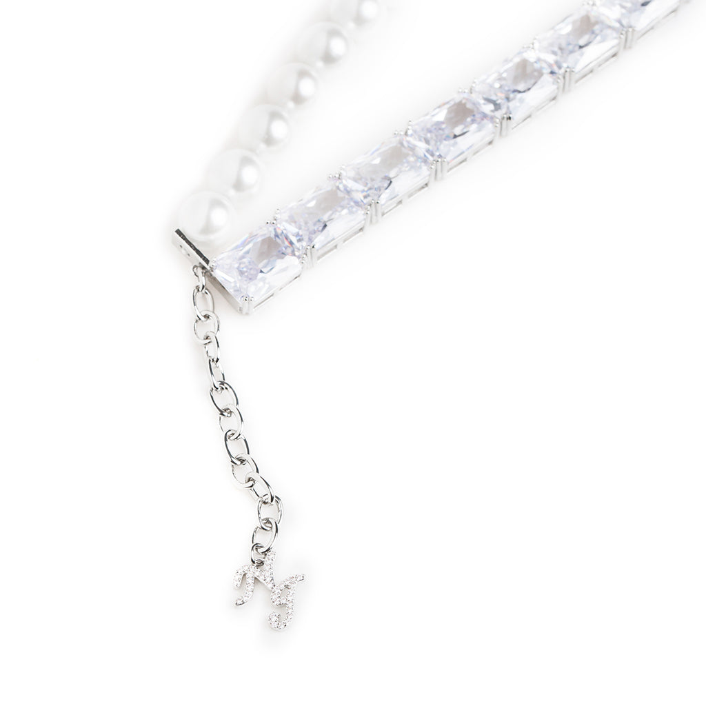 Everyday pearl diamond-shaped choker necklace